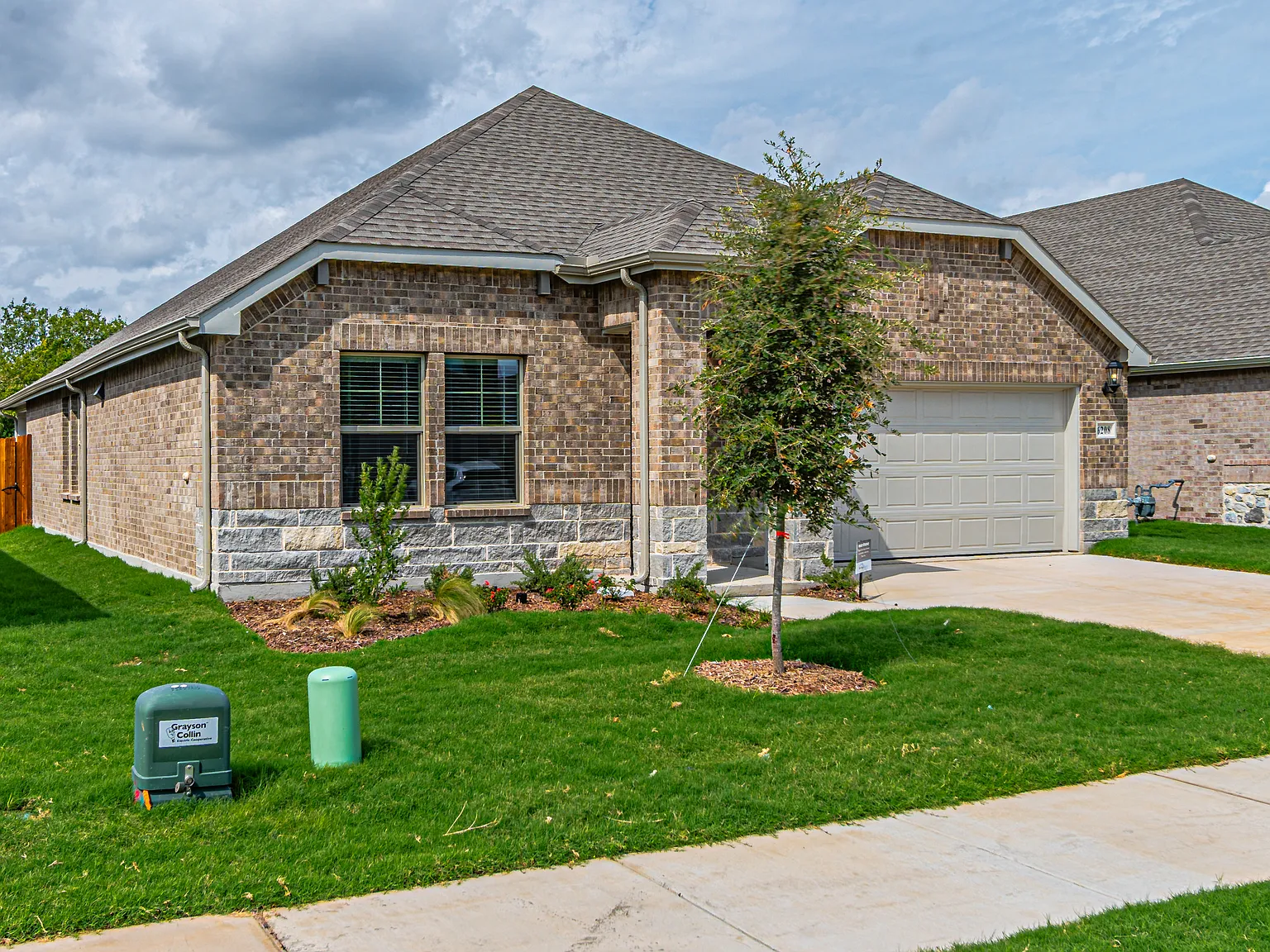 3 bed, 1833 sqft, $2,450 — Photo 4