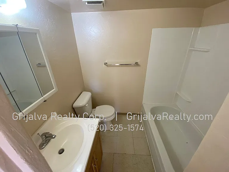 3113 - 3115 Stone — Photo 10