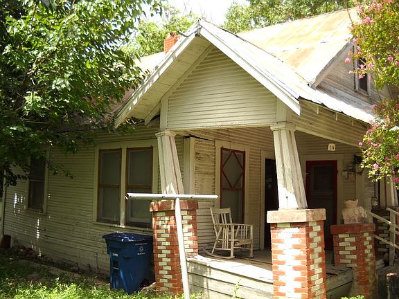 2nd image of 214 Monclova Aly