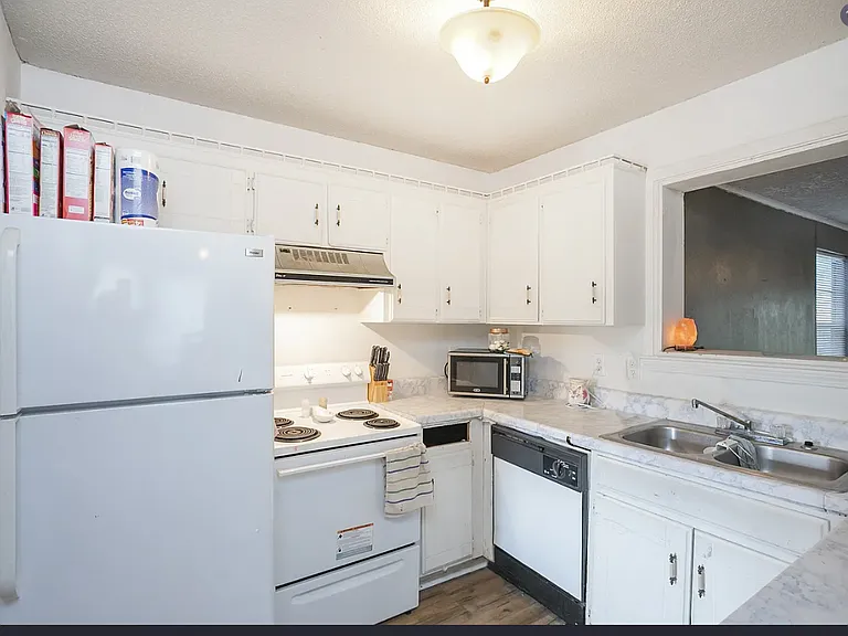 3376 Oak Trees Ct — Photo 3