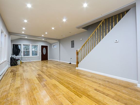 4th image of 10803 160th St