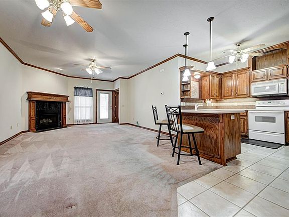 3rd image of 40 SW 92nd Pl
