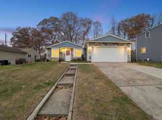 751 Norchester St, South Lyon, MI 48178