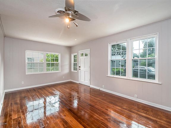 3rd image of 6029 Hyram Ave