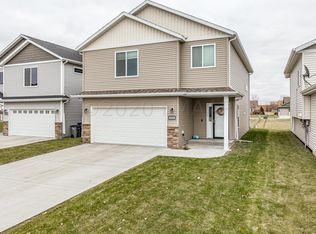 930 41st Ave S, Moorhead, MN 56560