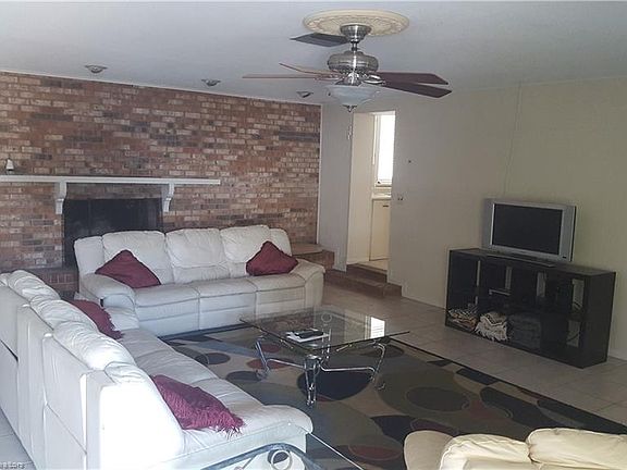 2nd image of 1828 W Dinner Lake Dr