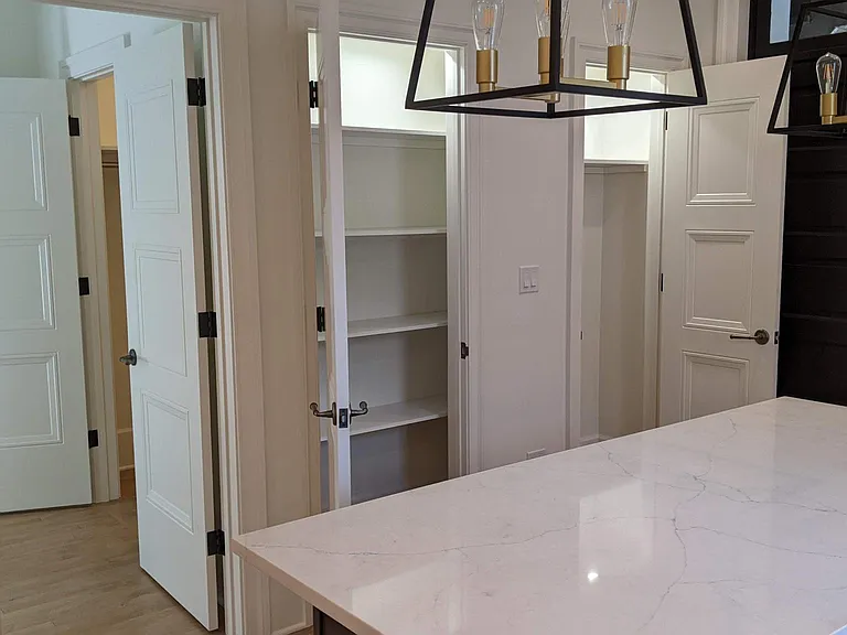 2225 W Thomas St #1R — Photo 10