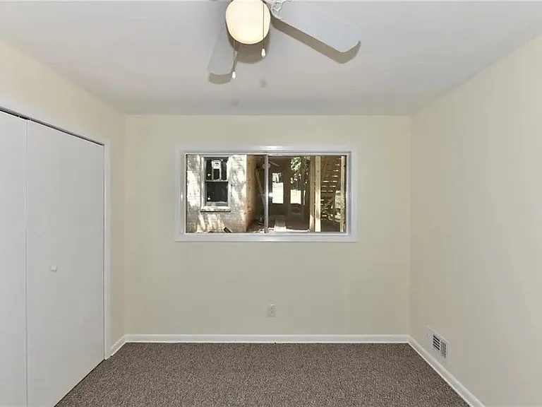 1396 E Rock Springs Cir NE — Photo 18