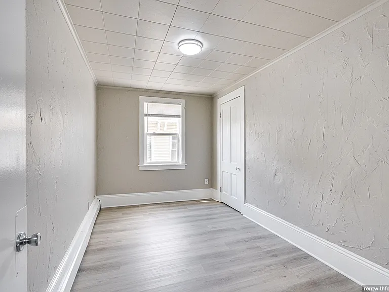 536 Algoma Blvd — Photo 12