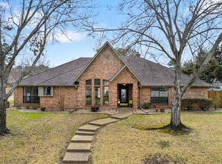 1723 Old Oak Dr, Tyler, TX 75703