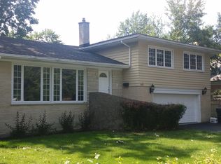 1420 Hawthorne Ln, Glenview, IL 60025