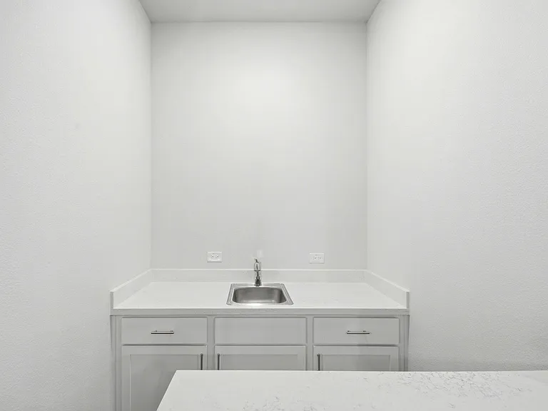 2106 Villa Flora Ln — Photo 13