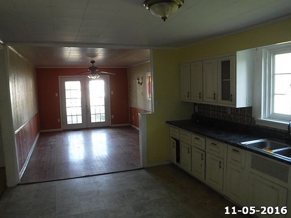 4th image of 335 Tiffin St