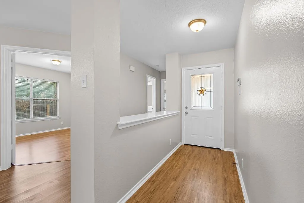3 bed, 2.0 bath, 1531 sqft, $1,950 — Photo 3