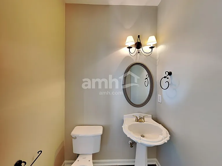 2923 Villa Lake Dr — Photo 10