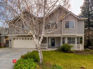 2065 E Poppy Hills Dr, Fresno, CA