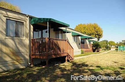 Front View
						:
						Suite B in foreground (1200 Sq. Feet - - 1 Reception area, 6 Offices)