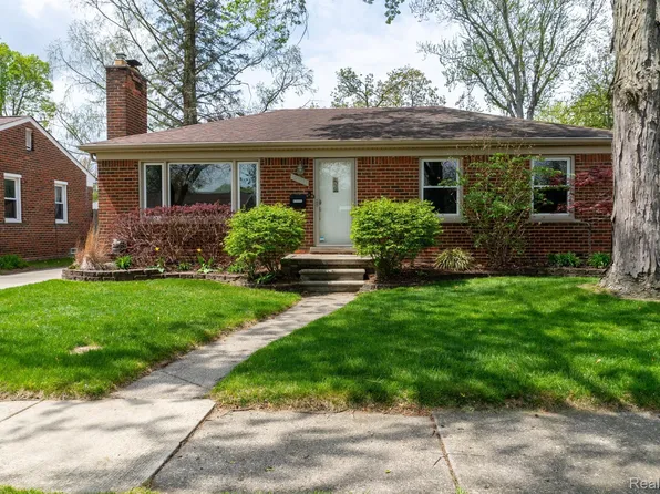 9611 Roseland St, Livonia, MI 48150