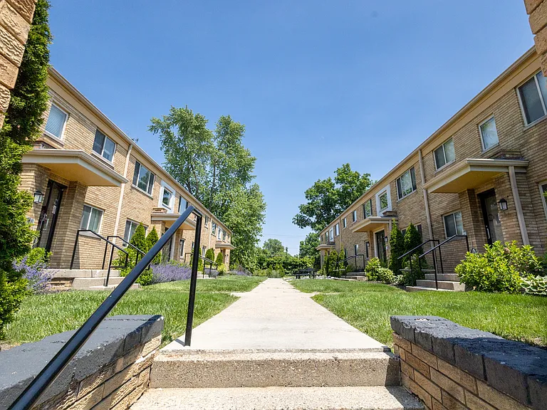Monon Court, Managed by Buckingham Monon Living — Photo 12