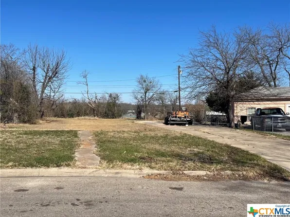 1406 E Avenue B, Temple, TX 76501