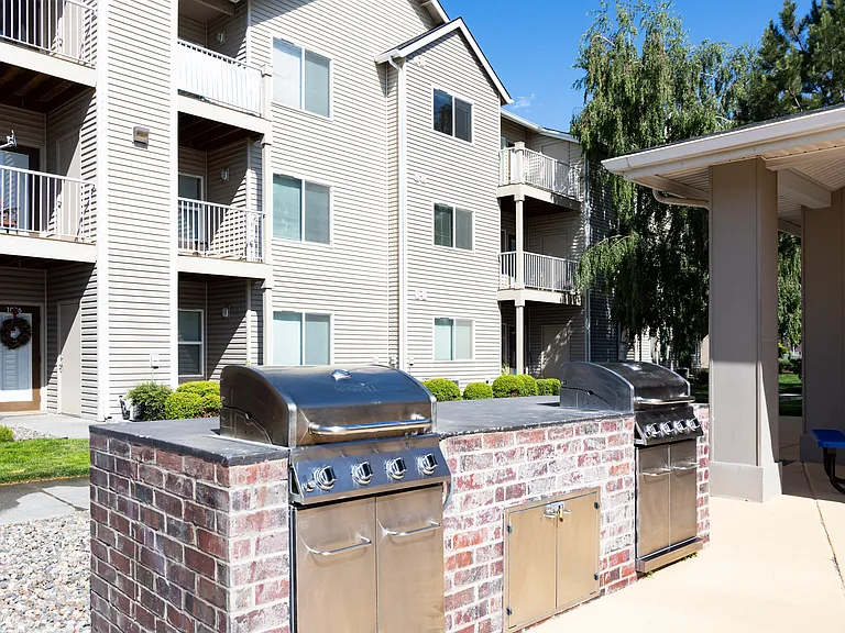 The Broadmoor Apartments — Photo 12