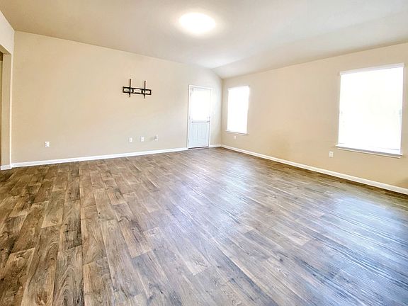 5th image of 125 Bull Creek Dr