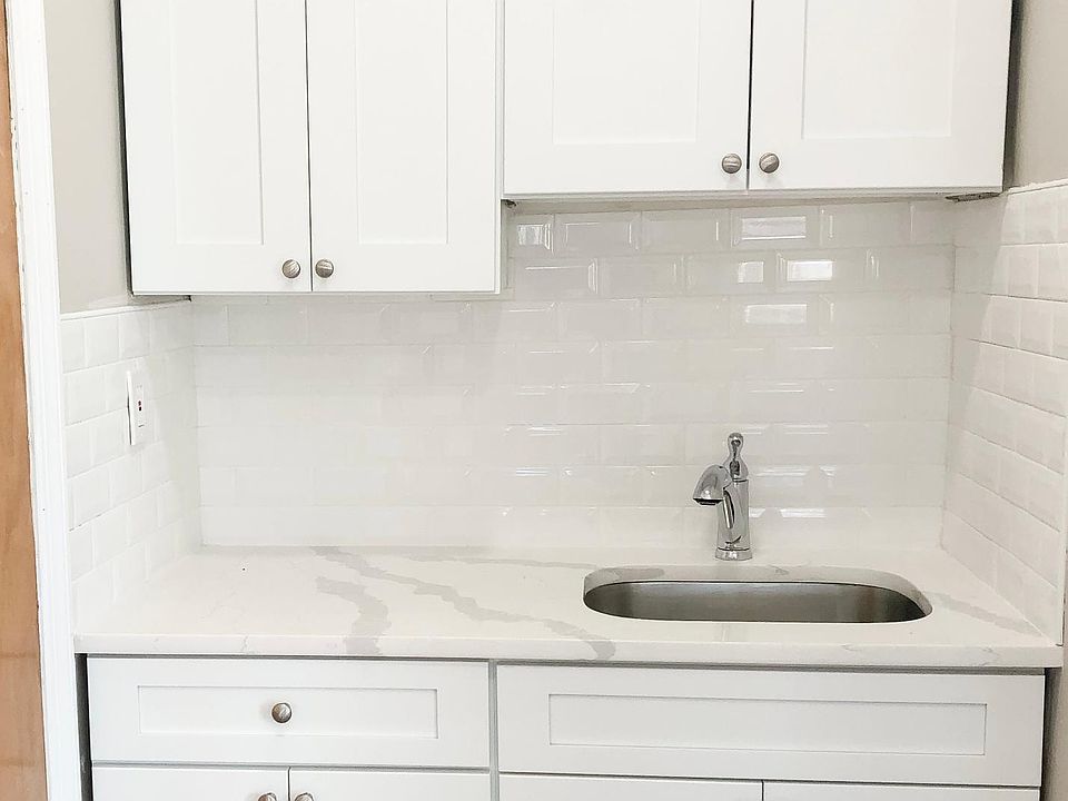 2nd image of 27 Lake St APT 3
