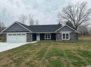 1724 Heritage Ct, Carterville, IL 62918