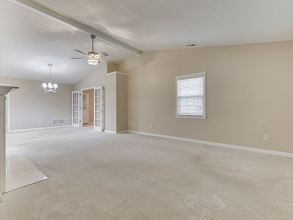 5th image of 4025 Oak Trail Dr