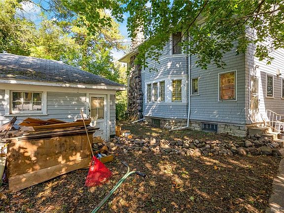 3rd image of 111 Forest Ave