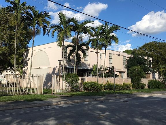 2nd image of 6017 SW 69th St #81