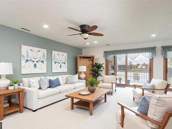 2nd image of 550 Riviera Dr APT B