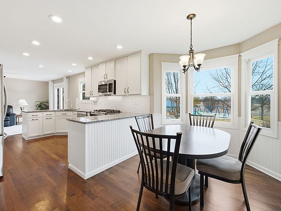 4th image of 2830 Colonial Dr