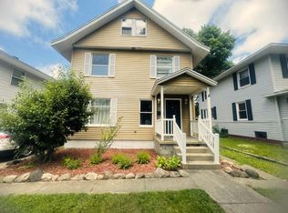 911 Cedar St, Niles, MI 49120