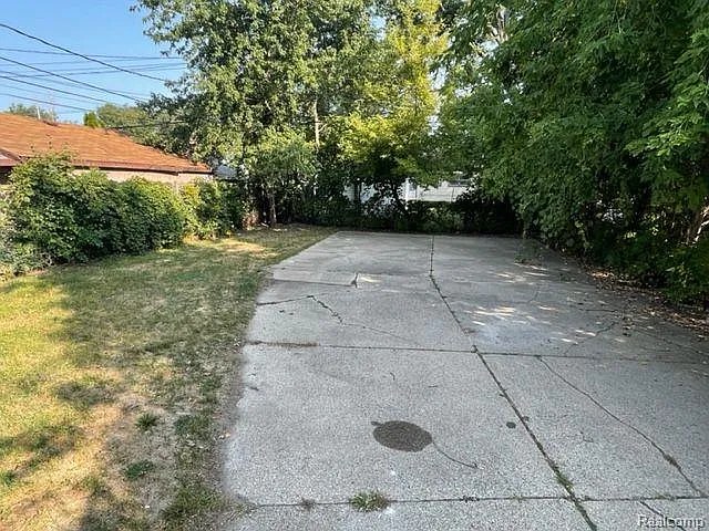 14325 Marshall Ave — Photo 12