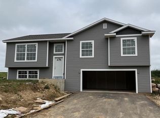 111 Dexter Dr, Cambria, WI 53923