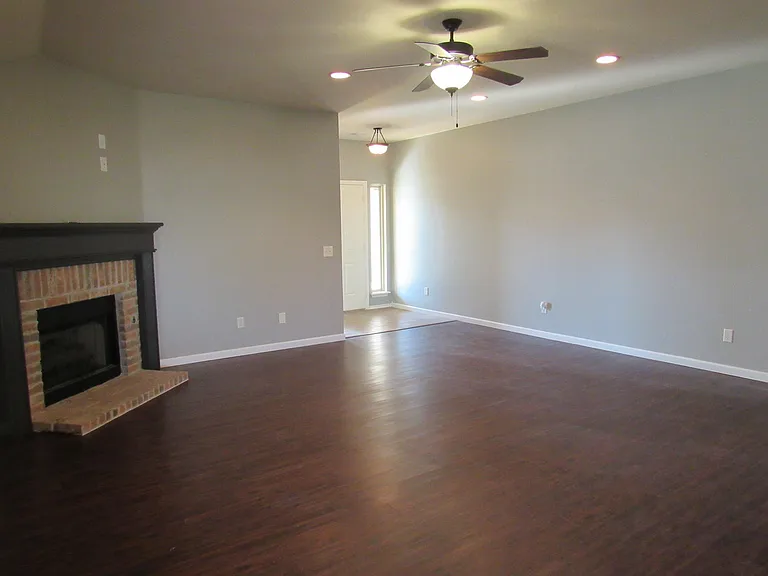 17516 Black Hawk Dr — Photo 3