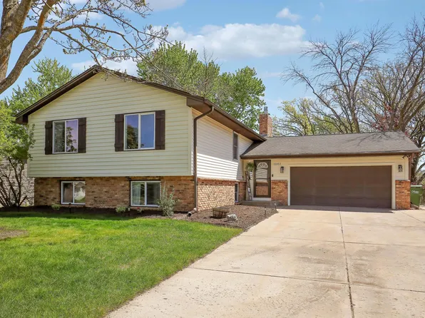 12957 Chisholm St NE, Blaine, MN 55449