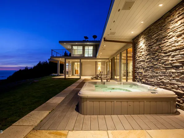 43850 Buckhorn Cove Rd E, Little River, CA 95456