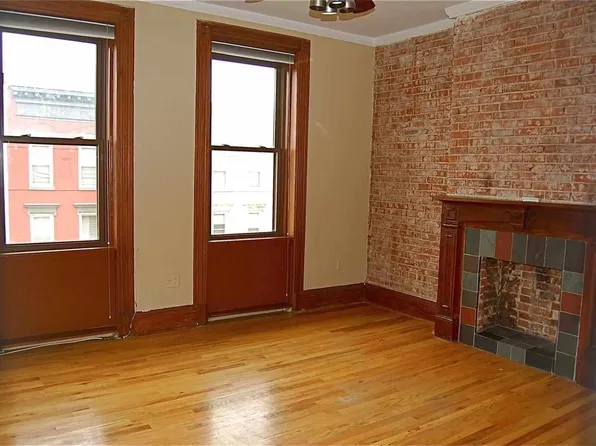 816 Willow Avenue image 1 of 9