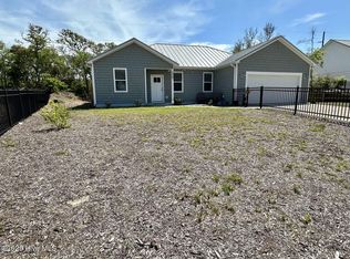 108 Evergreen Ln, Pine Knoll Shores, NC 28512