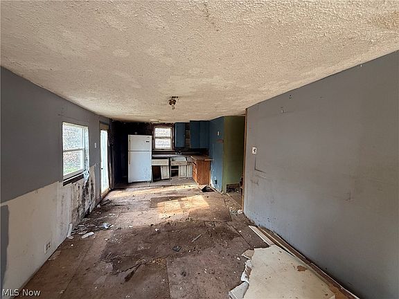 5th image of 1006 Myrtle St