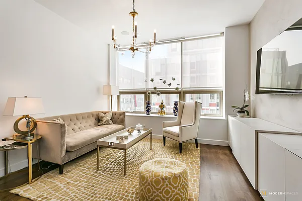 Sold by Modern Spaces | media 2