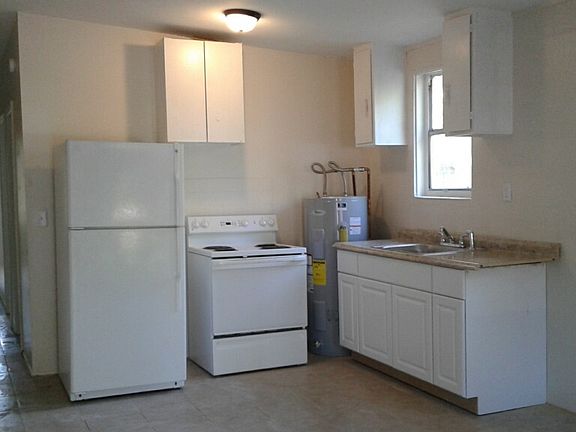 2nd image of 736 Alabama St #2