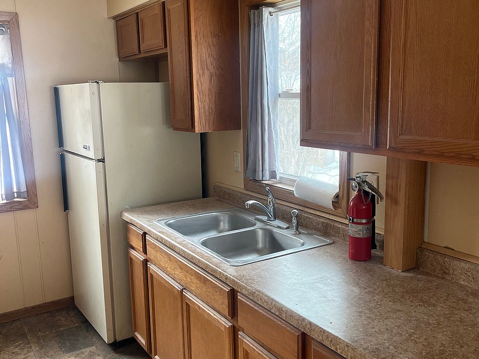 1st image of 410 10th Ave E #1