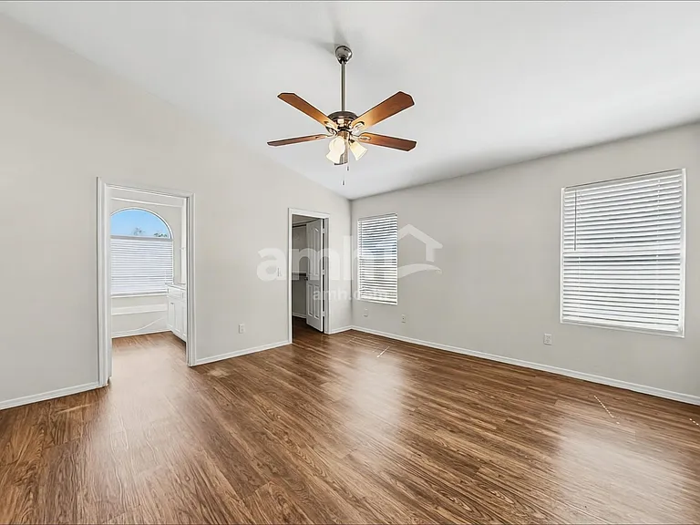 12554 W Holly St — Photo 8