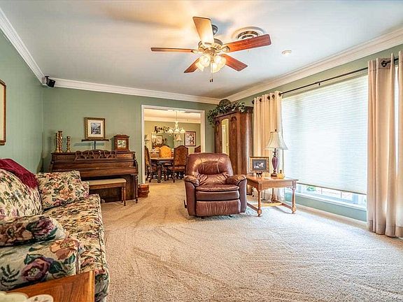 2nd image of 2115 Treemont Ln