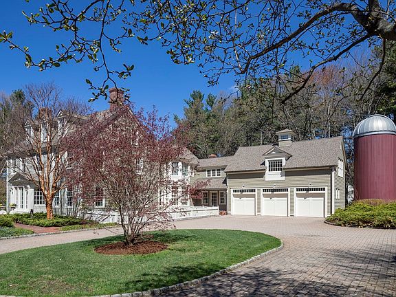2nd image of 43 Oak Hill Rd