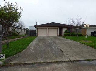 1605 Canary Cir, League City, TX 77573