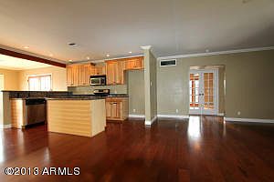 5th image of 912 W Glenrosa Ave